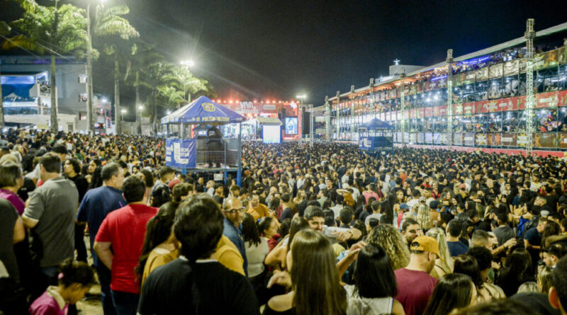 Viva Garanhuns 2025 encerra com praça cheia e anúncio de atrações para 2026